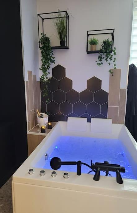 Love Room, La Douce Angevine Angers Dış mekan fotoğraf